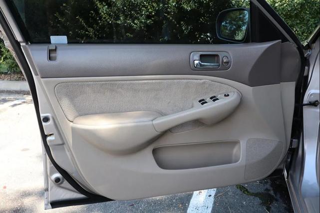 Photo of 2002 Gold Honda Civic