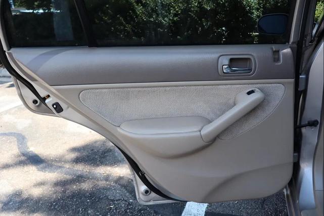Photo of 2002 Gold Honda Civic