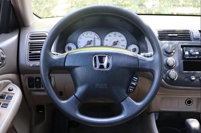 Photo of 2002 Gold Honda Civic