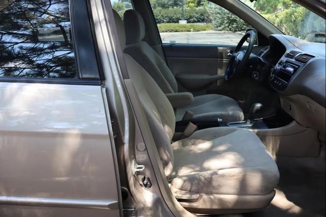 Photo of 2002 Gold Honda Civic