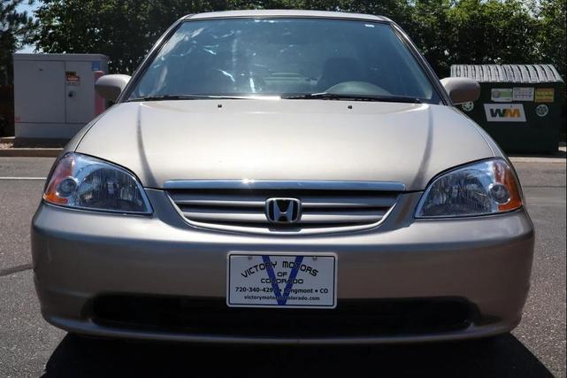 Photo of 2002 Gold Honda Civic