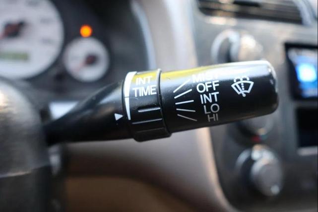 Photo of 2002 Gold Honda Civic