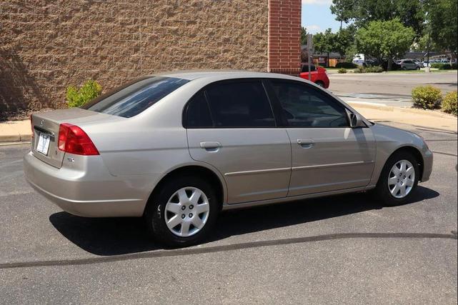 Photo of 2002 Gold Honda Civic