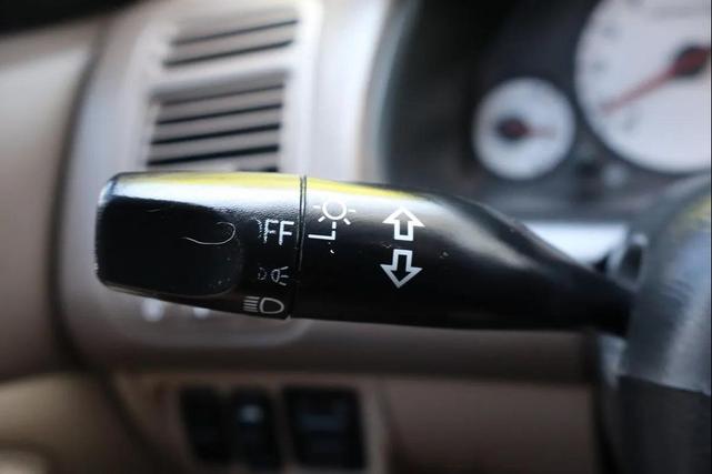 Photo of 2002 Gold Honda Civic
