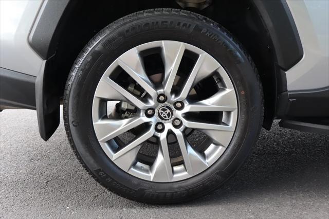 Photo of 2022 Silver Sky Metallic Toyota RAV4