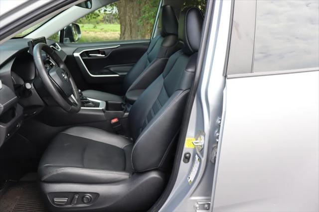 Photo of 2022 Silver Sky Metallic Toyota RAV4