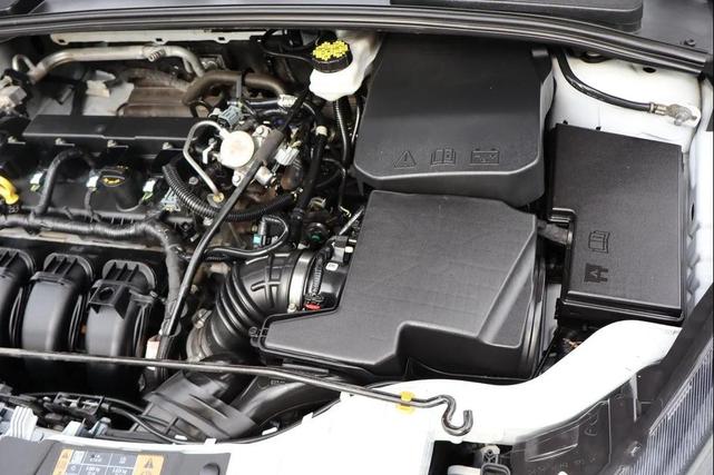 Photo of 2018 Oxford White Ford Focus