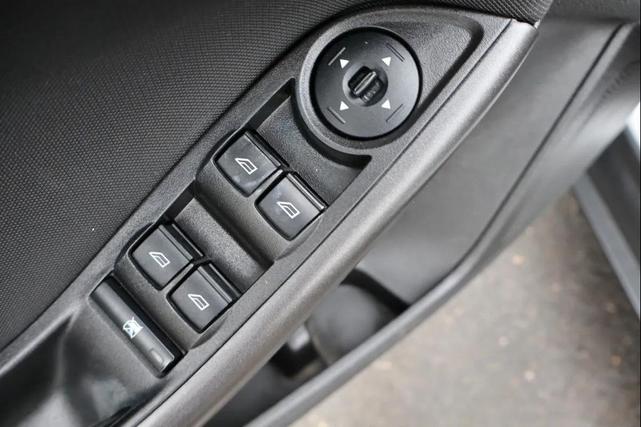 Photo of 2018 Oxford White Ford Focus