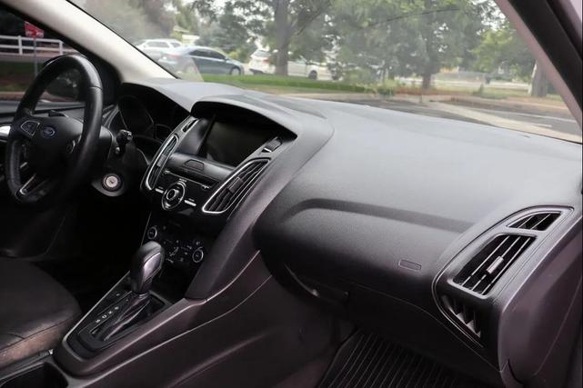 Photo of 2018 Oxford White Ford Focus
