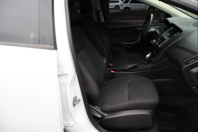 Photo of 2018 Oxford White Ford Focus