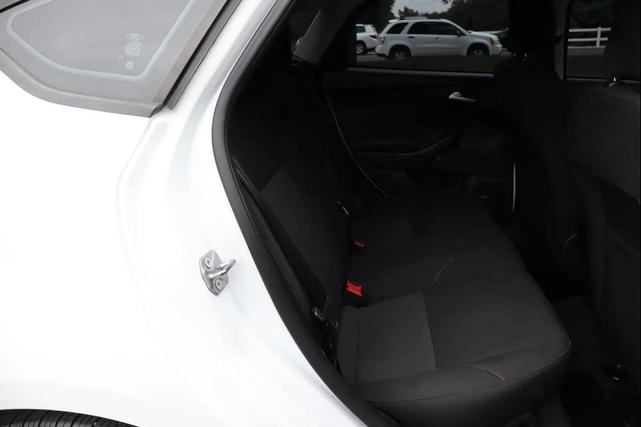 Photo of 2018 Oxford White Ford Focus