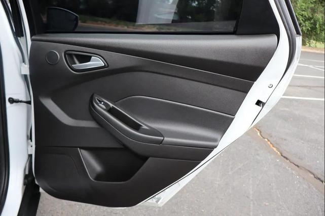 Photo of 2018 Oxford White Ford Focus