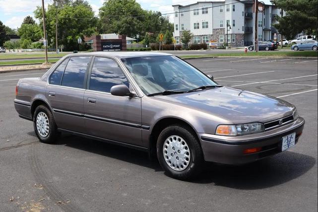 Photo of 1992 Burgundy Honda Accord