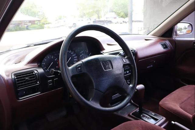 Photo of 1992 Burgundy Honda Accord