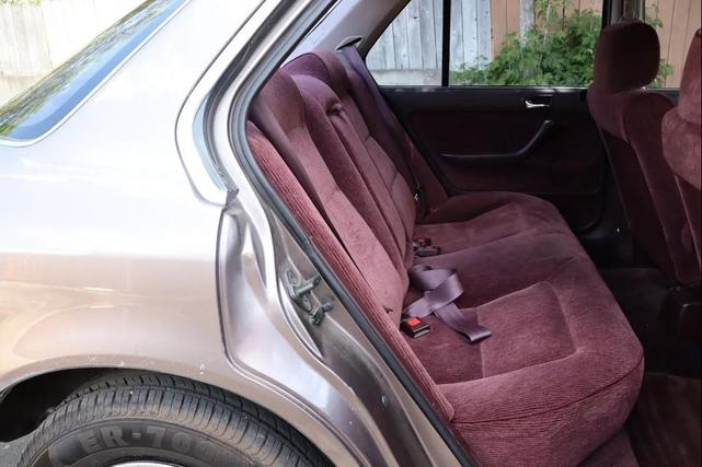 Photo of 1992 Burgundy Honda Accord