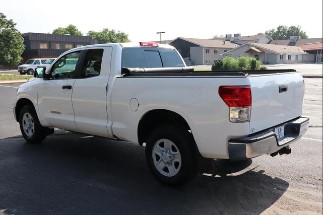 Photo of 2012 Super White Toyota Tundra