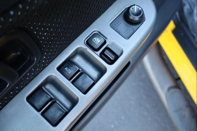 Photo of 2002 Solar Yellow Clearcoat Nissan Xterra