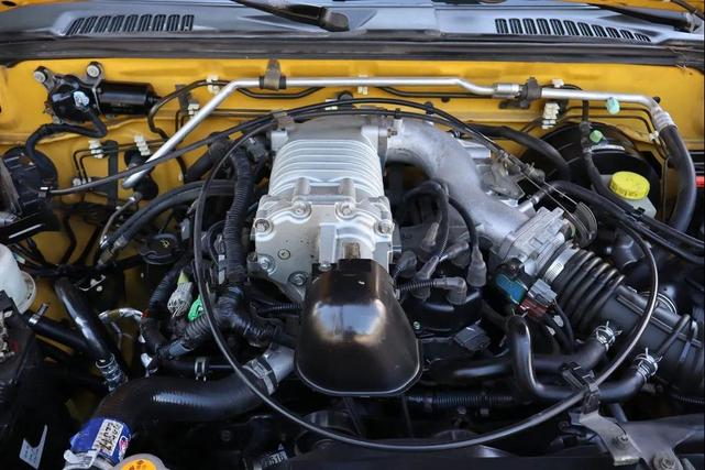 Photo of 2002 Solar Yellow Clearcoat Nissan Xterra