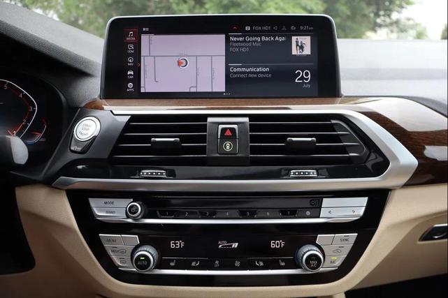 Photo of 2021 White BMW X4