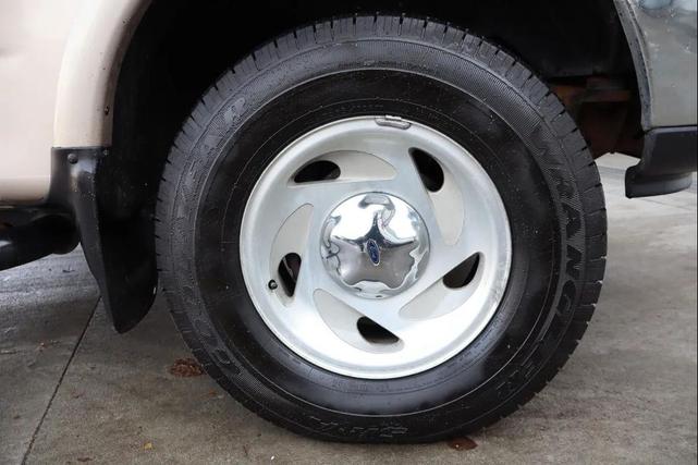 Photo of 1998 Gold Ford F-150