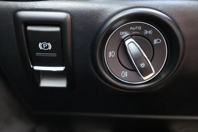 Photo of 2016 White Porsche Cayenne