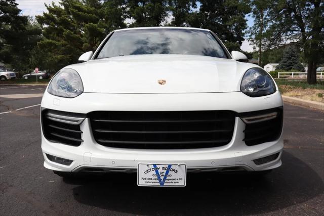 Photo of 2016 White Porsche Cayenne