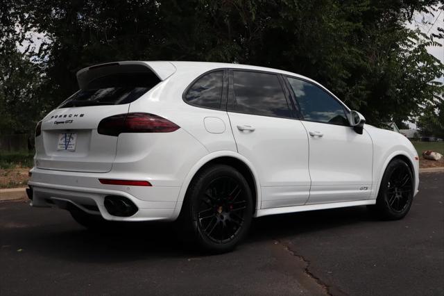 Photo of 2016 White Porsche Cayenne