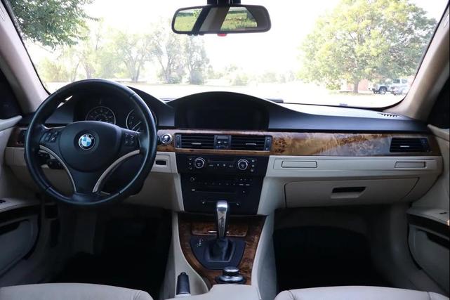 Photo of 2008 Blue BMW 335