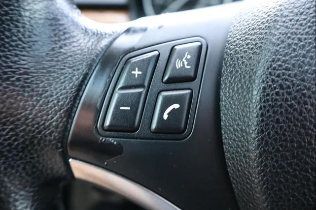 Photo of 2008 Blue BMW 335