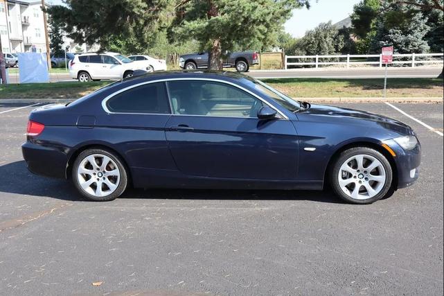 Photo of 2008 Blue BMW 335