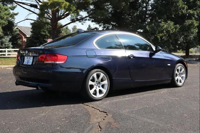 Photo of 2008 Blue BMW 335