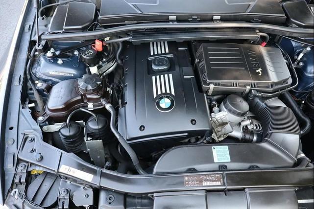 Photo of 2008 Blue BMW 335