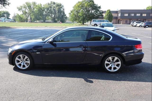 Photo of 2008 Blue BMW 335