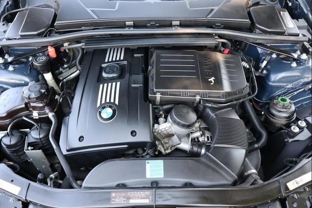 Photo of 2008 Blue BMW 335
