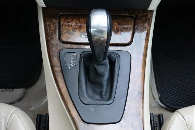 Photo of 2008 Blue BMW 335