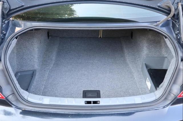 Photo of 2008 Blue BMW 335