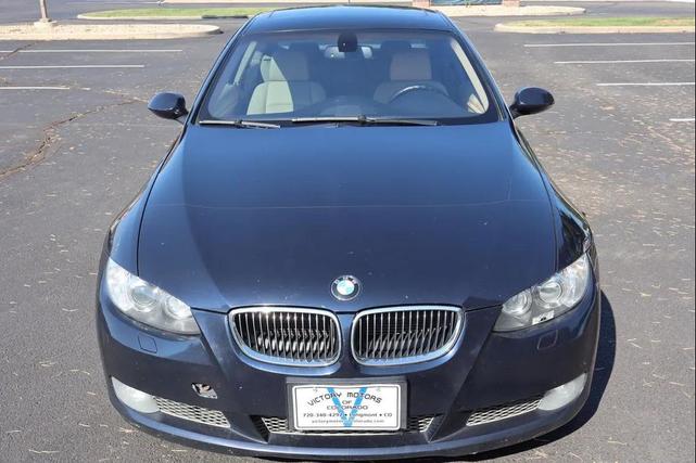 Photo of 2008 Blue BMW 335