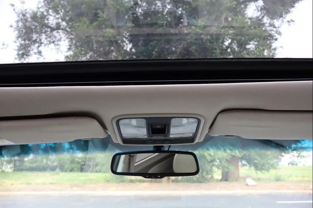 Photo of 2011 Crystal Black Pearl Acura RDX