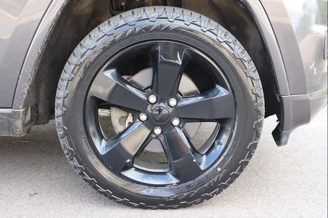 Photo of 2015 Billet Silver Metallic Clearcoat Jeep Grand Cherokee