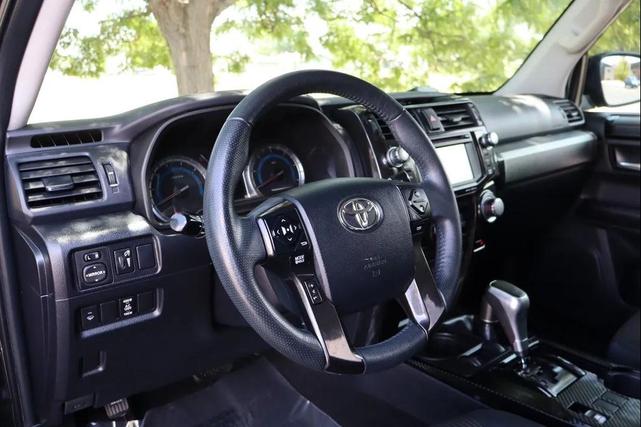 Photo of 2018 Midnight Black Metallic Toyota 4Runner