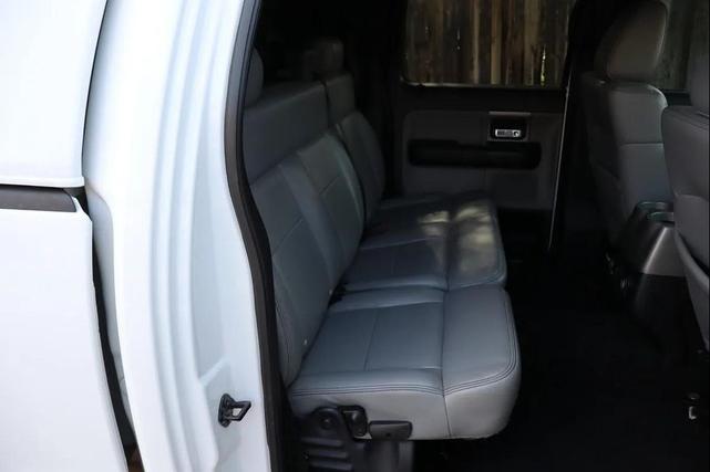 Photo of 2005 Oxford White Clearcoat Ford F-150