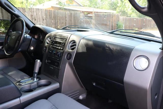 Photo of 2005 Oxford White Clearcoat Ford F-150