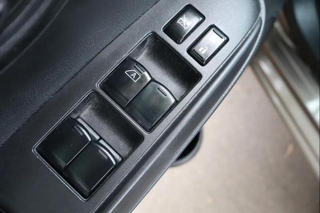 Photo of 2015 Silver Nissan Versa
