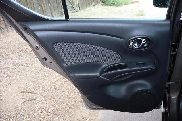 Photo of 2015 Silver Nissan Versa