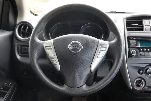 Photo of 2015 Silver Nissan Versa