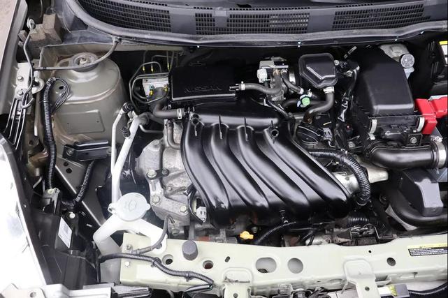 Photo of 2015 Silver Nissan Versa