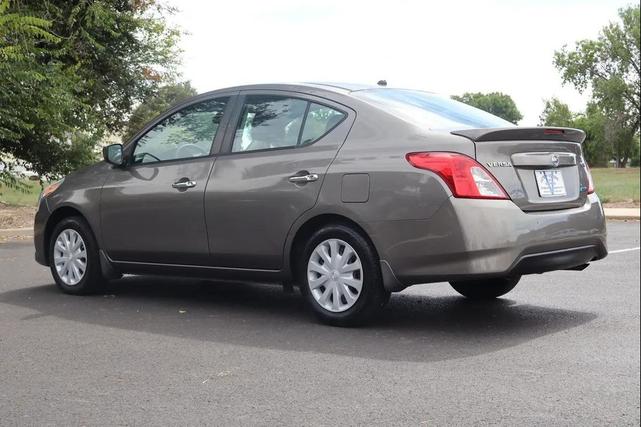 Photo of 2015 Silver Nissan Versa