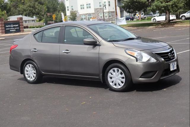 Photo of 2015 Silver Nissan Versa
