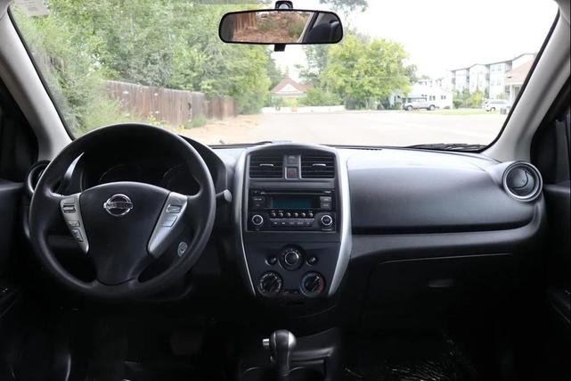 Photo of 2015 Silver Nissan Versa