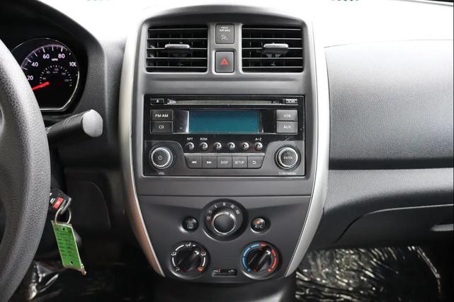 Photo of 2015 Silver Nissan Versa